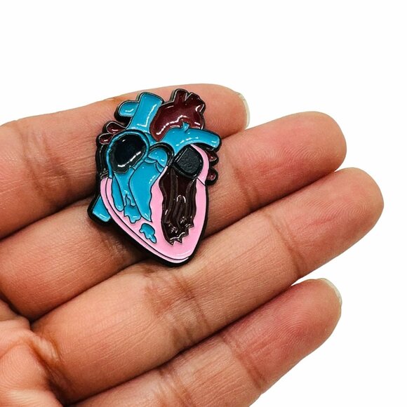 🤩Anatomical Heart Art Enamel Pin With Black Rubber Clutch -  Heart brooch gift - Picture 2 of 6